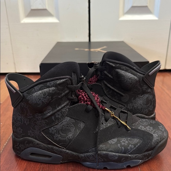Jordan 6 Retro Women’s - Picture 1 of 6